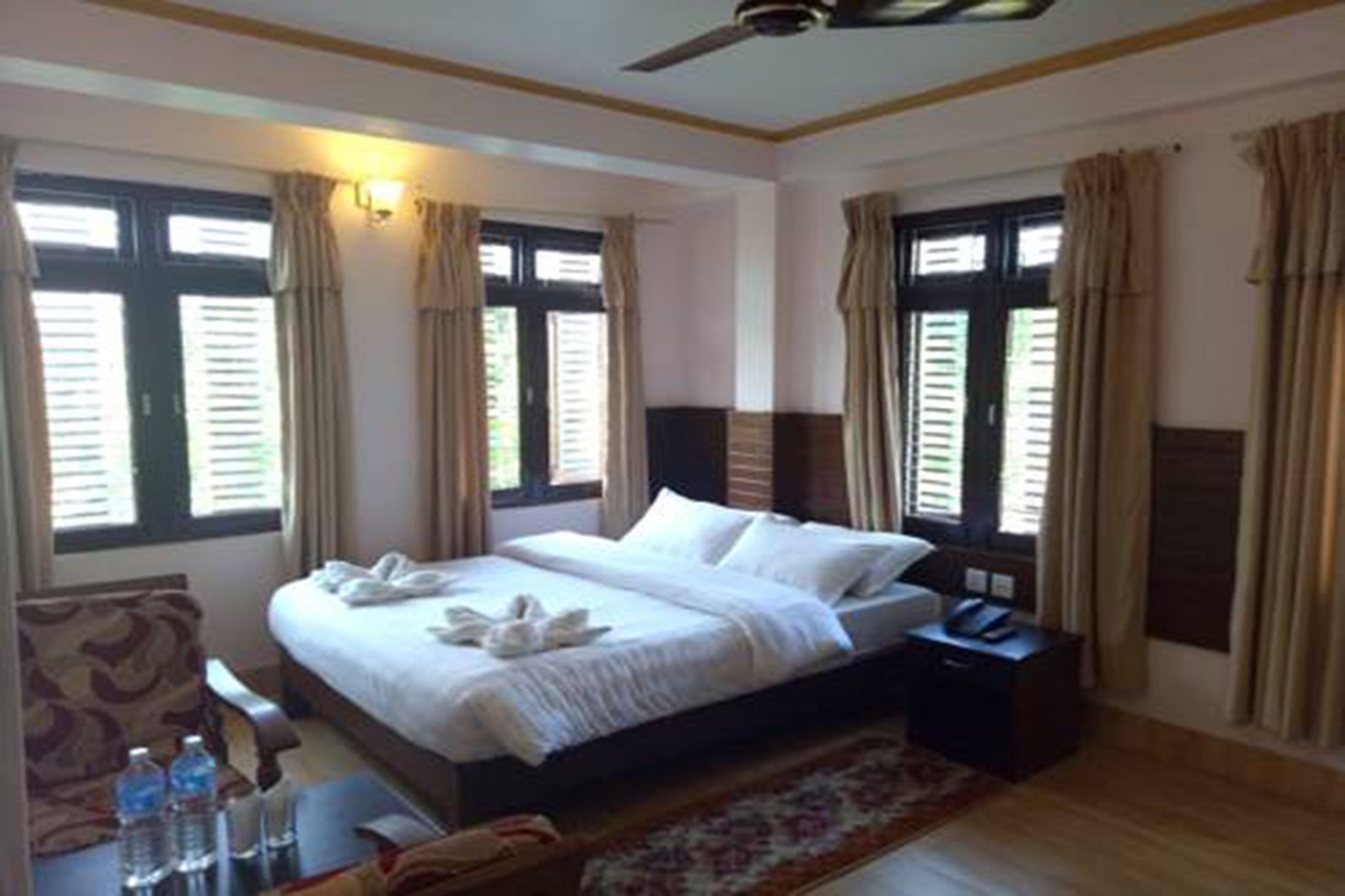 Hotel Alpine Villa ポカラ エクステリア 写真