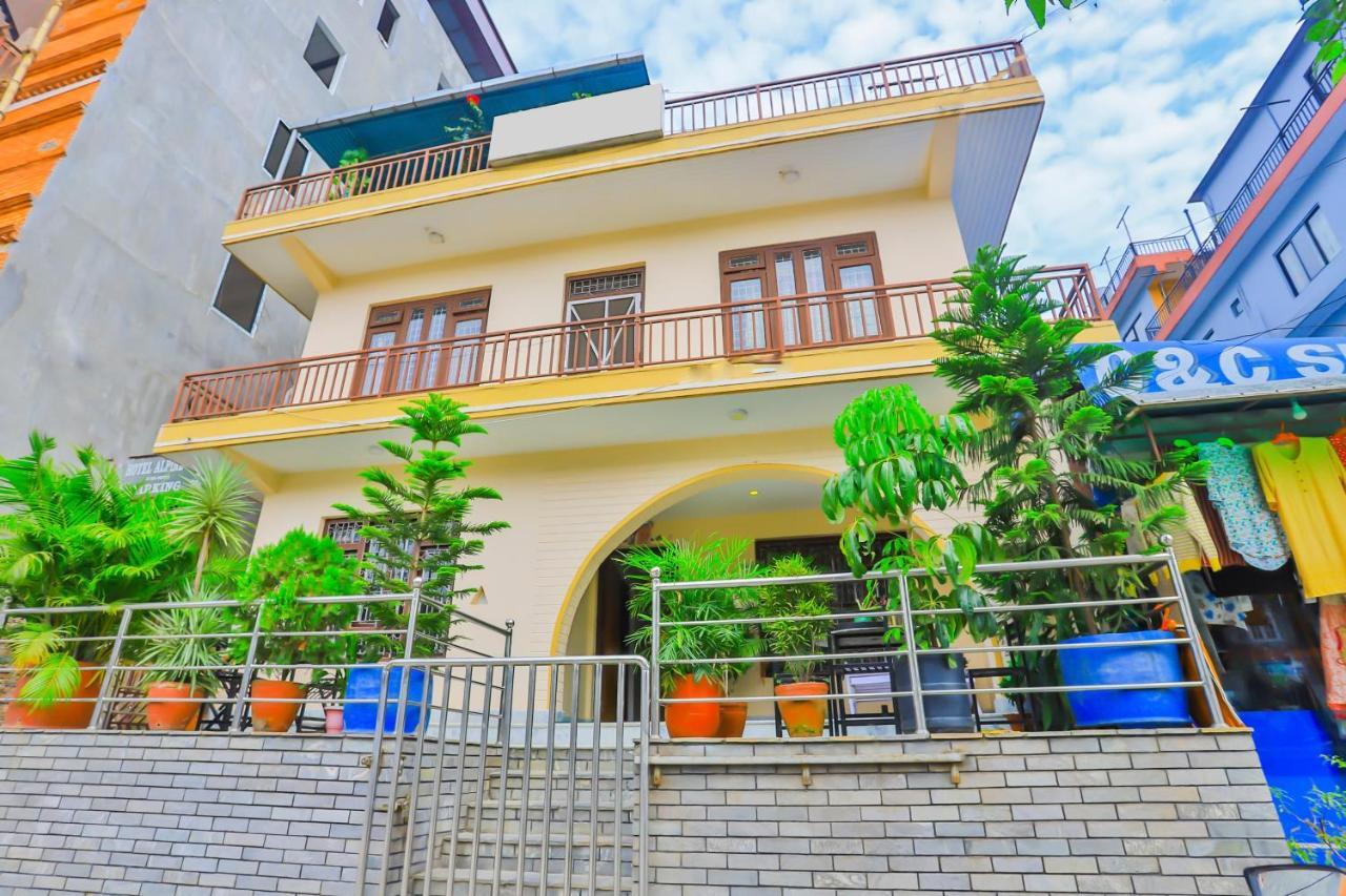 Hotel Alpine Villa ポカラ エクステリア 写真