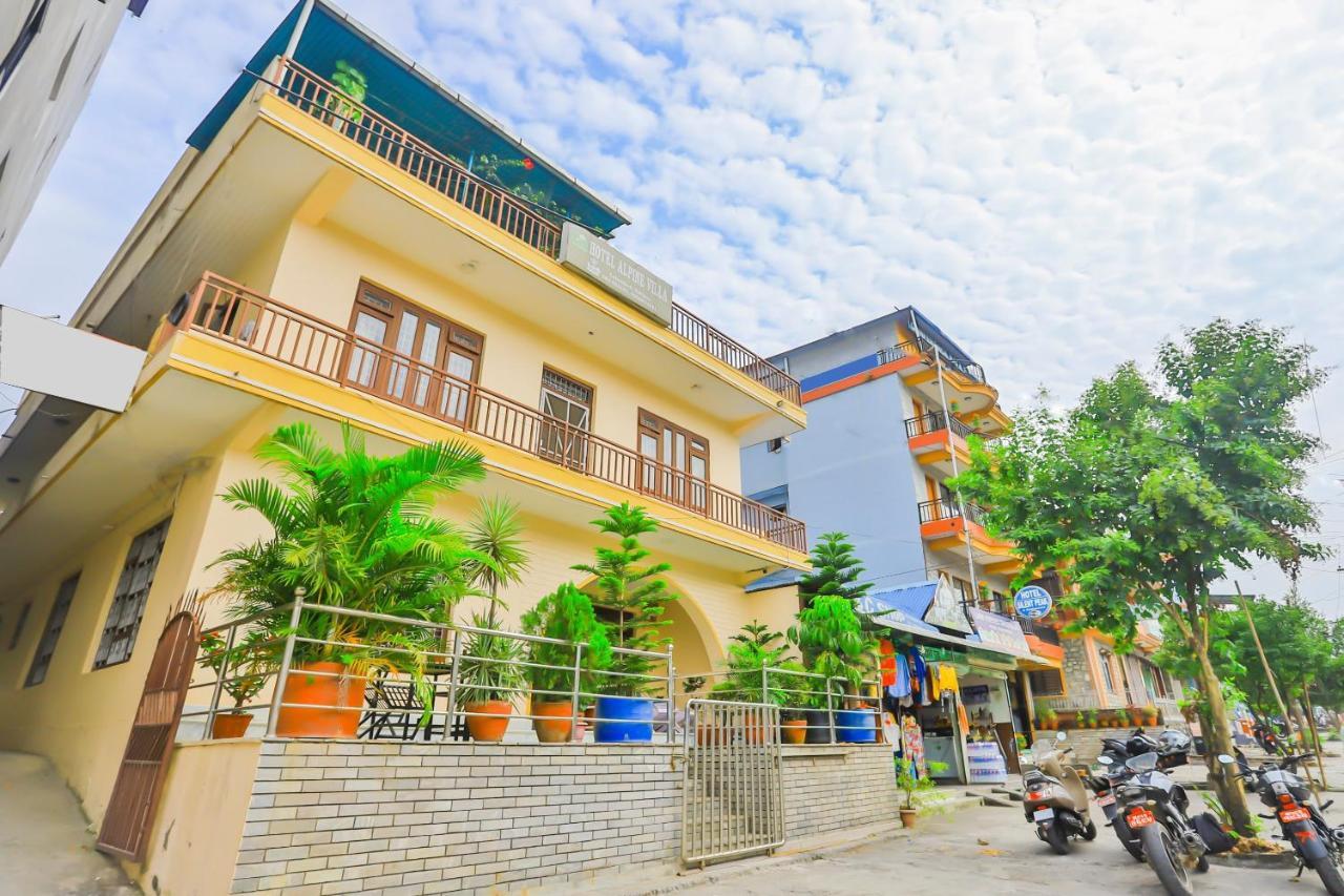 Hotel Alpine Villa ポカラ エクステリア 写真